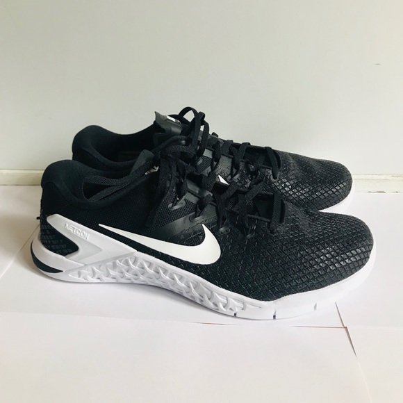 Nike Metcon 4. Black and white color - Picture 3 of 6